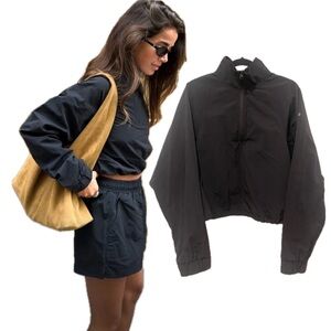 ALO Yoga Cropped 1/4 Zip Alumni Pullover Jacket